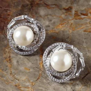 Nira Pearl Earrings Silver