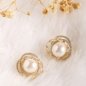 Nira Pearl Earrings Gold