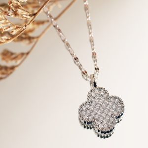 Clover Diamond Pendant-Silver
