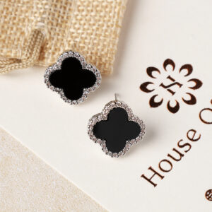 Black Diamond Clover Silver